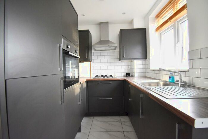 2 Bedroom Flat To Rent In Sidcup Hill Sidcup, DA14