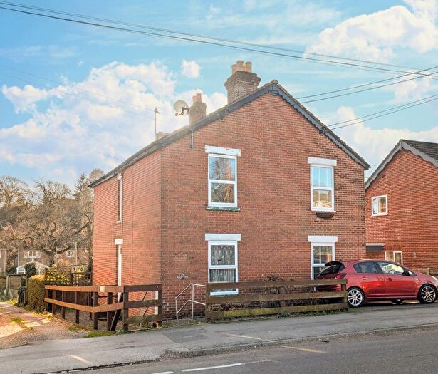 3 Bedroom Semi-Detached House For Sale In Royston Cottage, Portsmouth Road, Bursledon, Southampton, SO31