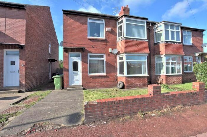 3 Bedroom Flat To Rent In Danby Gardens, North Heaton, Newcastle Upon Tyne, NE6