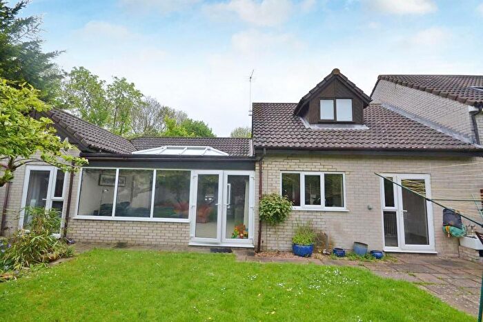 4 Bedroom Semi-Detached House To Rent In Marshworth, Tinkers Bridge, Milton Keynes, Buckinghamshire, MK6