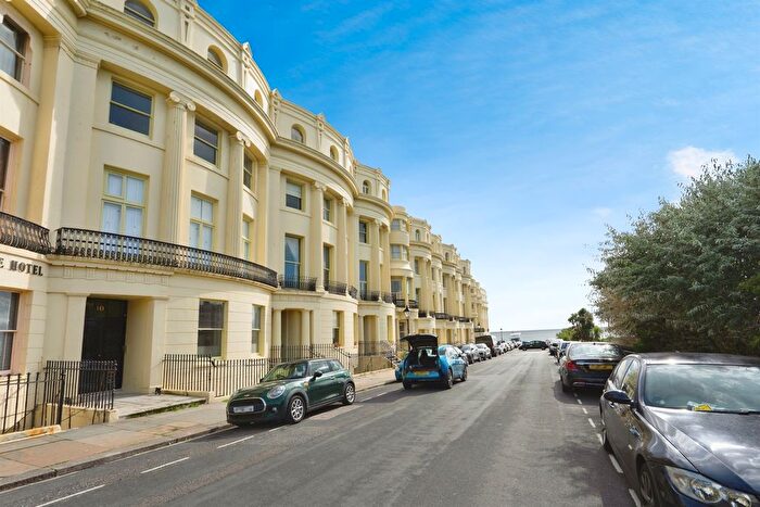1 Bedroom Flat For Sale In Brunswick Square, Hove, BN3