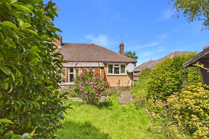 2 Bedroom Bungalow For Sale In Wilmington Court Road, Dartford, Kent, DA2