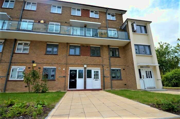 2 Bedroom Maisonette To Rent In Eltham Road, London, SE12