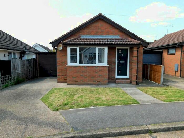 1 Bedroom Detached Bungalow To Rent In Temptin Avenue, Canvey Island, Essex, SS8
