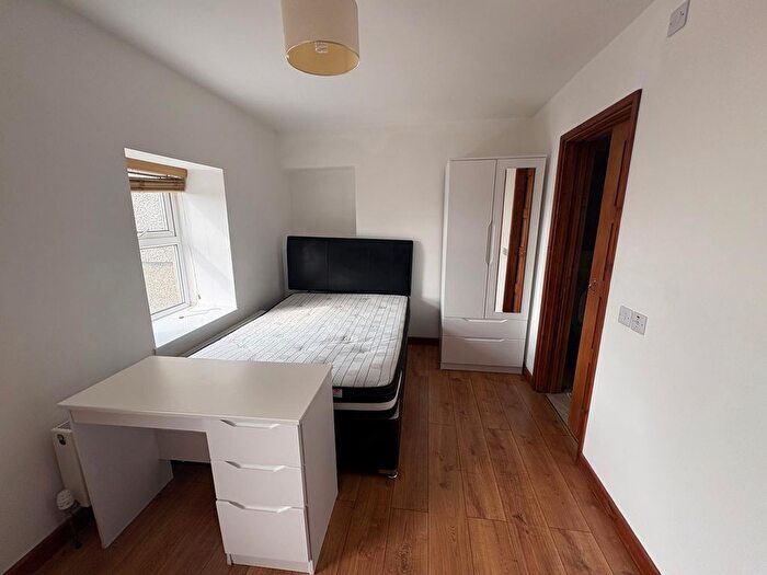 Studio To Rent In Walter Road, Swansea, SA1