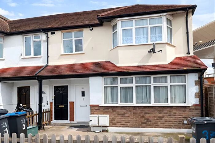 2 Bedroom Maisonette To Rent In Eastfields Road, Mitcham, CR4