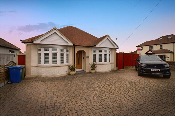 2 Bedroom Bungalow For Sale In Blackshots Lane, Grays, Essex, RM16