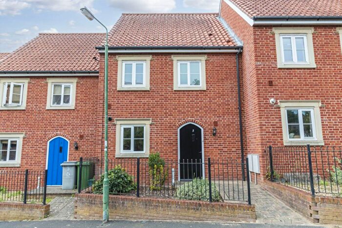 2 Bedroom Town House For Sale In Bishops Close, Thorpe St Andrew, NR7