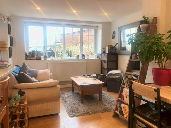 1 Bedroom Flat To Rent In Broad Bush, Blunsdon, Swindon, SN26