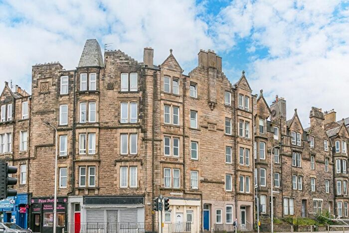 2 Bedroom Flat For Sale In Willowbrae Road, Edinburgh, EH8