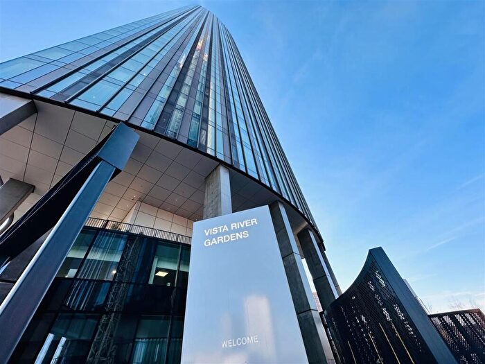 1 Bedroom Apartment To Rent In Vista River Gardens, Trinity Way, Manchester, M3