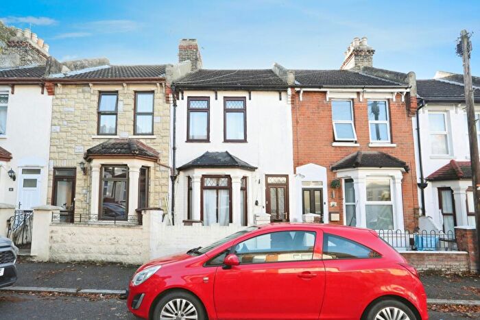 3 Bedroom Terraced House For Sale In Cecil Avenue, Rochester, Kent, ME2