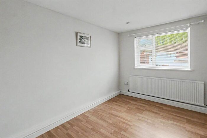 2 Bedroom Flat To Rent In Sterndale Drive, Aspley, NG8