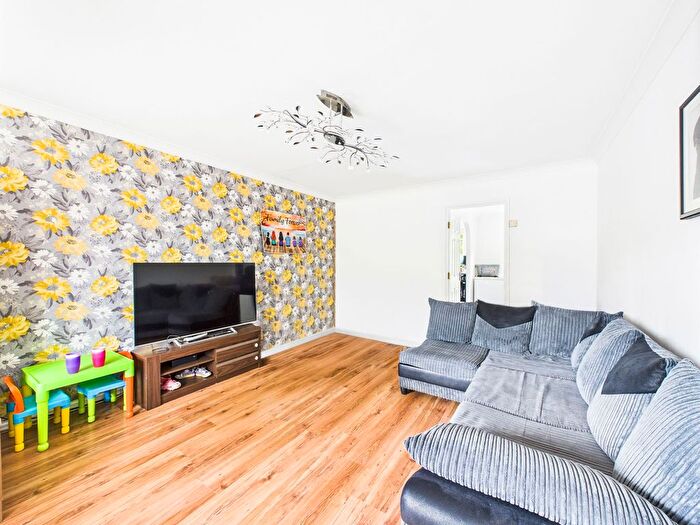 4 Bedroom Semi-Detached House To Rent In Astley Street, Tyldesley, M29