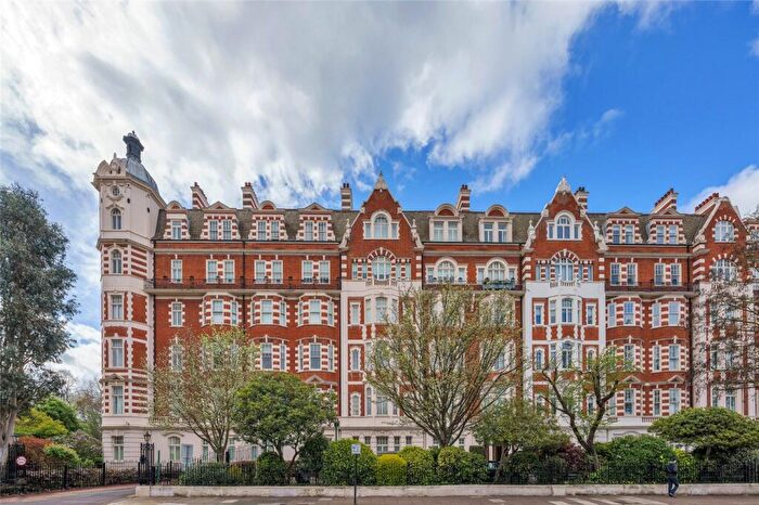 3 Bedroom Apartment For Sale In North Gate, Prince Albert Road, St John's Wood, London, NW8