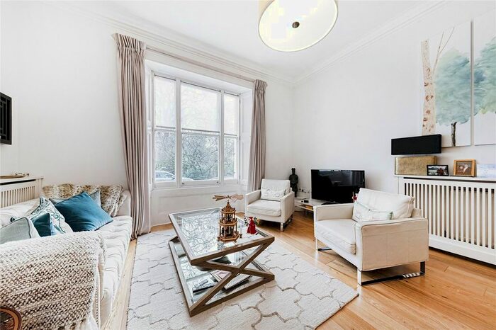 2 Bedroom Flat To Rent In Onslow Square, South Kensington, London, SW7