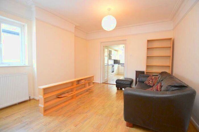 2 Bedroom Apartment To Rent In Devonshire Road, Hatch End, HA5