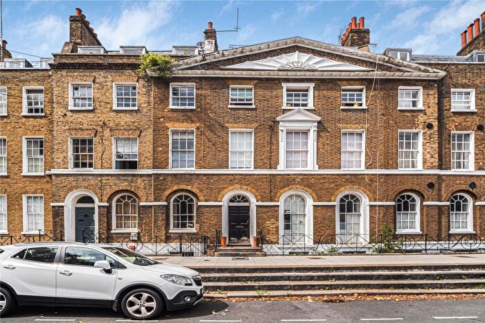 1 Bedroom Apartment To Rent In Surrey Square, London, SE17