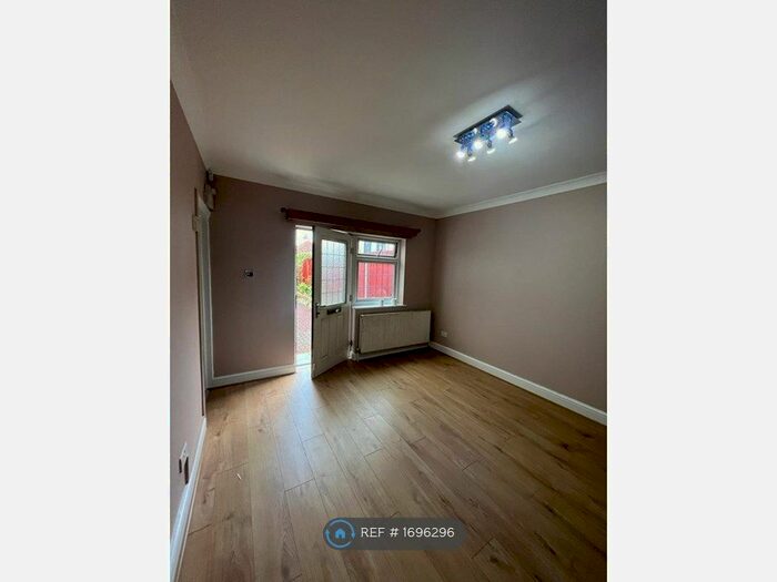 2 Bedroom Flat To Rent In Southbourne Grove, WestcliffOnSea, SS0