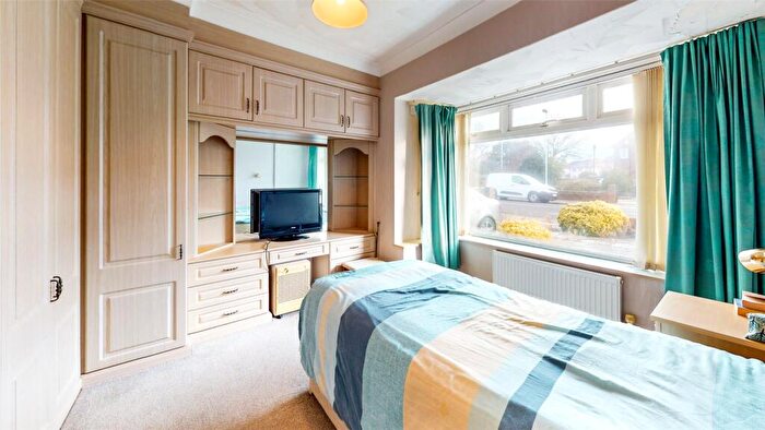 2 Bedroom Bungalow For Sale In Cranleigh Road, Worthing, West Sussex, BN14
