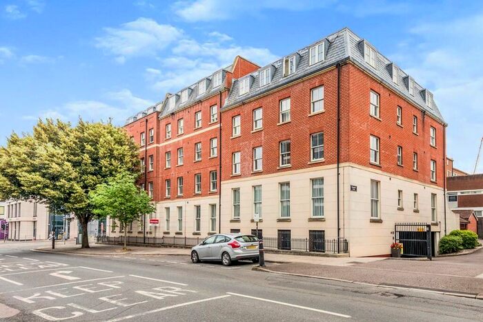 2 Bedroom Flat To Rent In Flagstaff Court, Canterbury, CT1