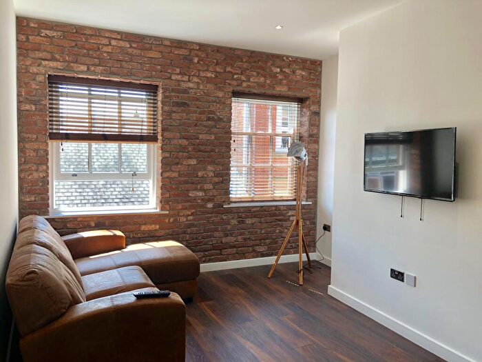 2 Bedroom Apartment To Rent In Hounds Gate Court, Nottingham, NG1