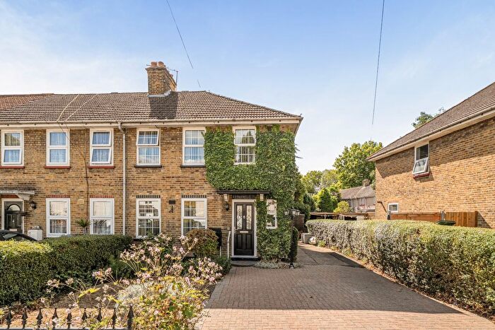 3 Bedroom End Of Terrace House For Sale In Orchard Road, Hayes, UB3