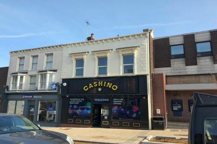 2 Bedroom Flat To Rent In High Street North, Dunstable, LU6