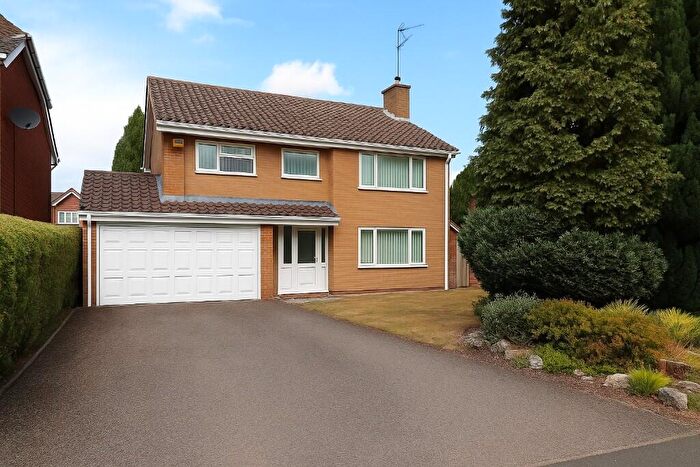 4 Bedroom Detached House For Sale In Old Bedford Road, Luton, Bedfordshire, LU2