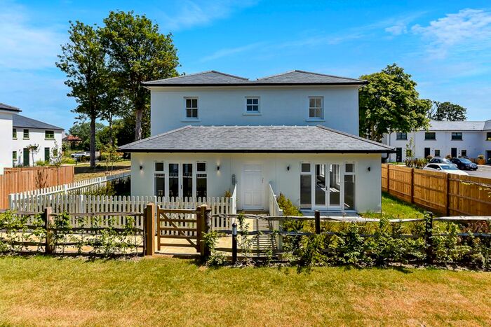 2 Bedroom End Of Terrace House To Rent In Halfway Road, Minster On Sea, Sheerness, Kent., ME12