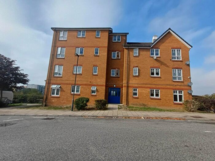 2 Bedroom Flat To Rent In Greenhaven Drive, Thamesmead, SE28