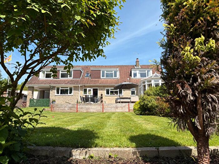 5 Bedroom Detached House For Sale In Paddock Close, Shaftesbury, Dorset, SP7