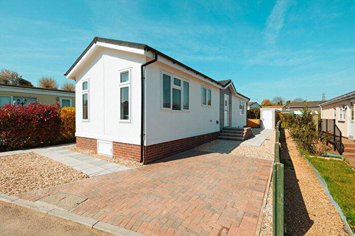 2 Bedroom Park Home For Sale In Almondsbury, Bristol, BS32