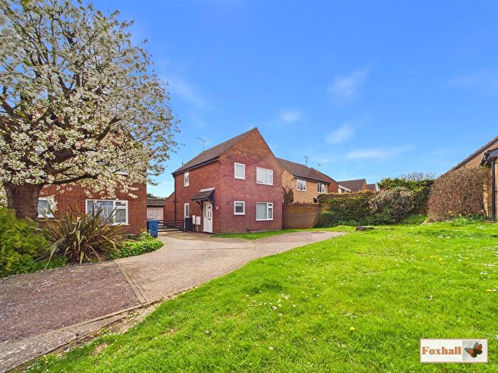 3 Bedroom Detached House For Sale In Curtis Close, Ipswich, IP8