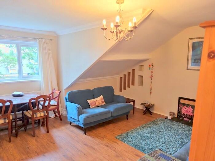 2 Bedroom Flat To Rent In Thornhill Gardens, Sunderland, SR2