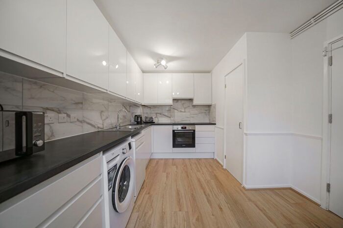 2 Bedroom Maisonette To Rent In Grenville House, Arbery Road, E3