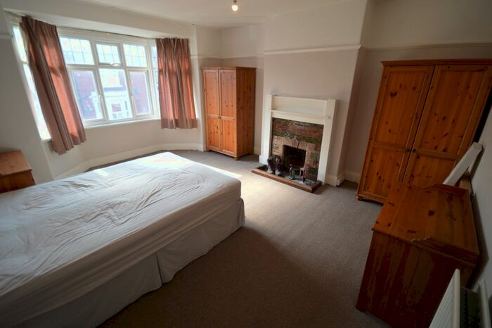 3 Bedroom Flat To Rent In Addycombe Terrace, Newcastle Upon Tyne, NE6