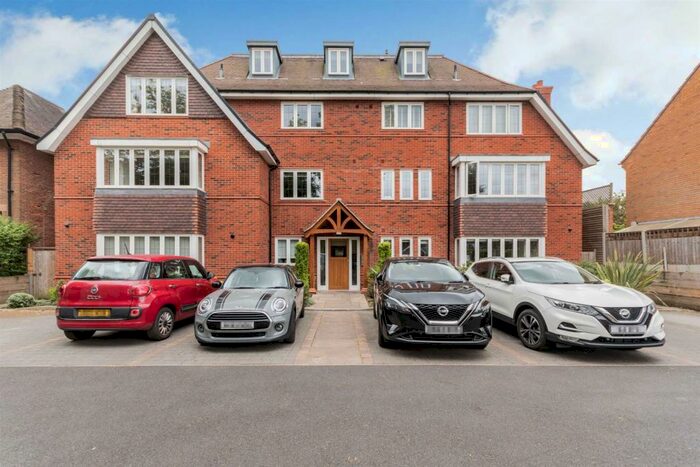 3 Bedroom Apartment To Rent In Digby Road, Sutton Coldfield, B73