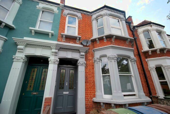 2 Bedroom Flat To Rent In Harlescott Road Peckham, SE15
