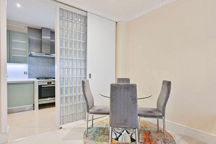 2 Bedroom Flat To Rent In Russell Square, Bloomsbury, London, WC1B