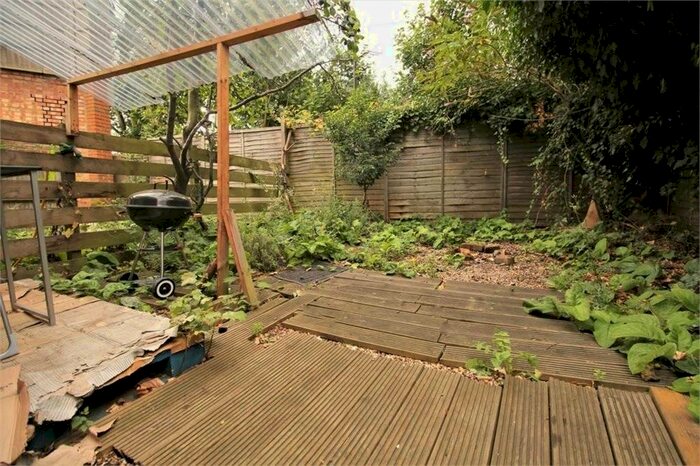 Studio To Rent In Sumatra Road, West Hampstead NW6