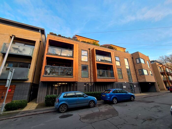 2 Bedroom Flat To Rent In Occupation Road, Cambridge, CB1