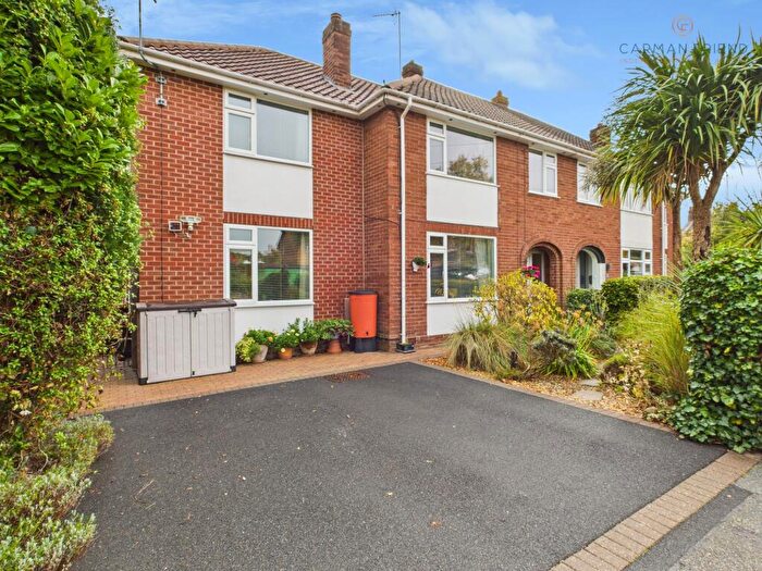 4 Bedroom Semi Detached House For Sale In Garth Drive, Chester, CH2