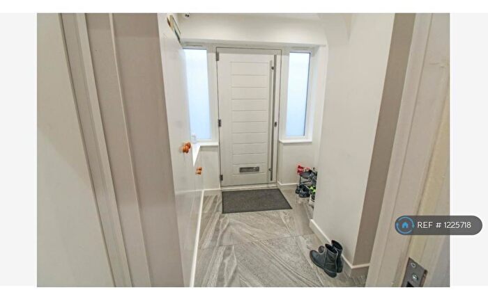 2 Bedroom Maisonette To Rent In Great Cambridge Rd, London, EN1