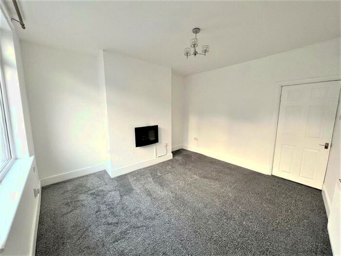 2 Bedroom End Of Terrace House To Rent In Coniston Road, Barnsley, S71