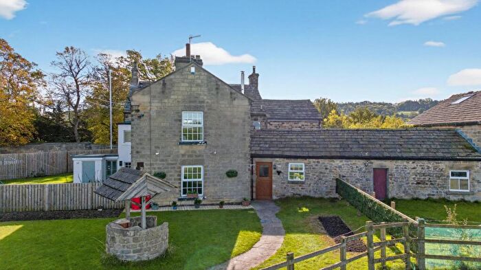 3 Bedroom Mews For Sale In Harrogate Road, Harewood, LS17