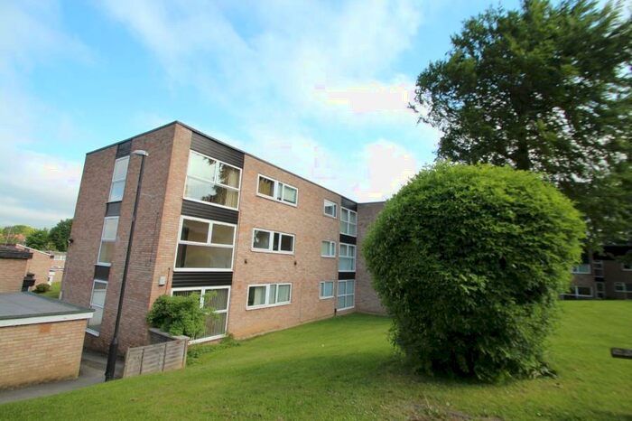 2 Bedroom Apartment To Rent In West Hill Avenue, Chapel Allerton, LS7