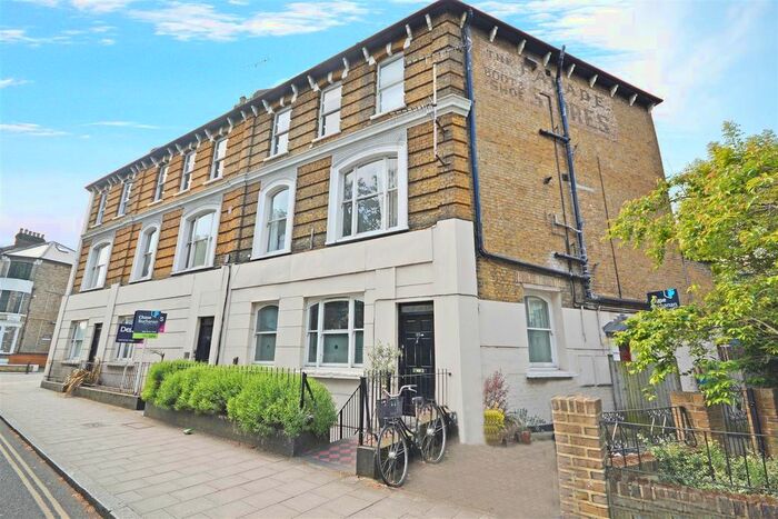 2 Bedroom Flat For Sale In St Margarets Road, St Margarets Village, TW1