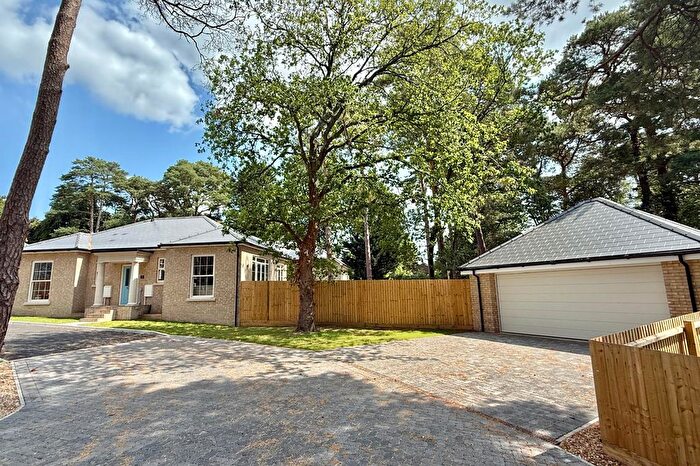 3 Bedroom Bungalow For Sale In Coppice Mews, Ashley Heath, BH24