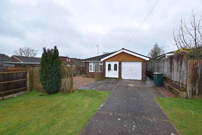 2 Bedroom Detached Bungalow To Rent In Summersvere Close, Crawley, West Sussex, RH10